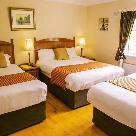 לינה וארוחת בוקר Rockfield Manor B&b, נוק
